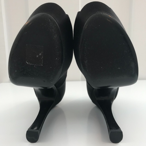 Yves Saint Laurent Pump - Picture 7 of 15